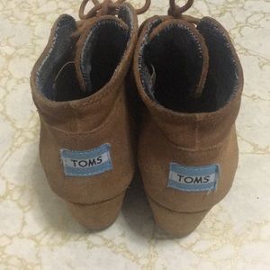 Toms shoes